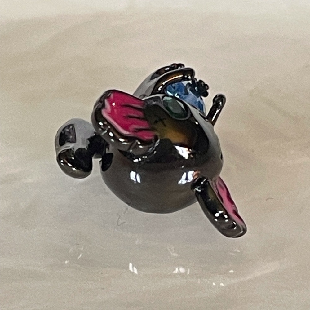 Bracelet Charm Black Salamander Holding Blue Rhinestone Heart - Picture 7 of 9